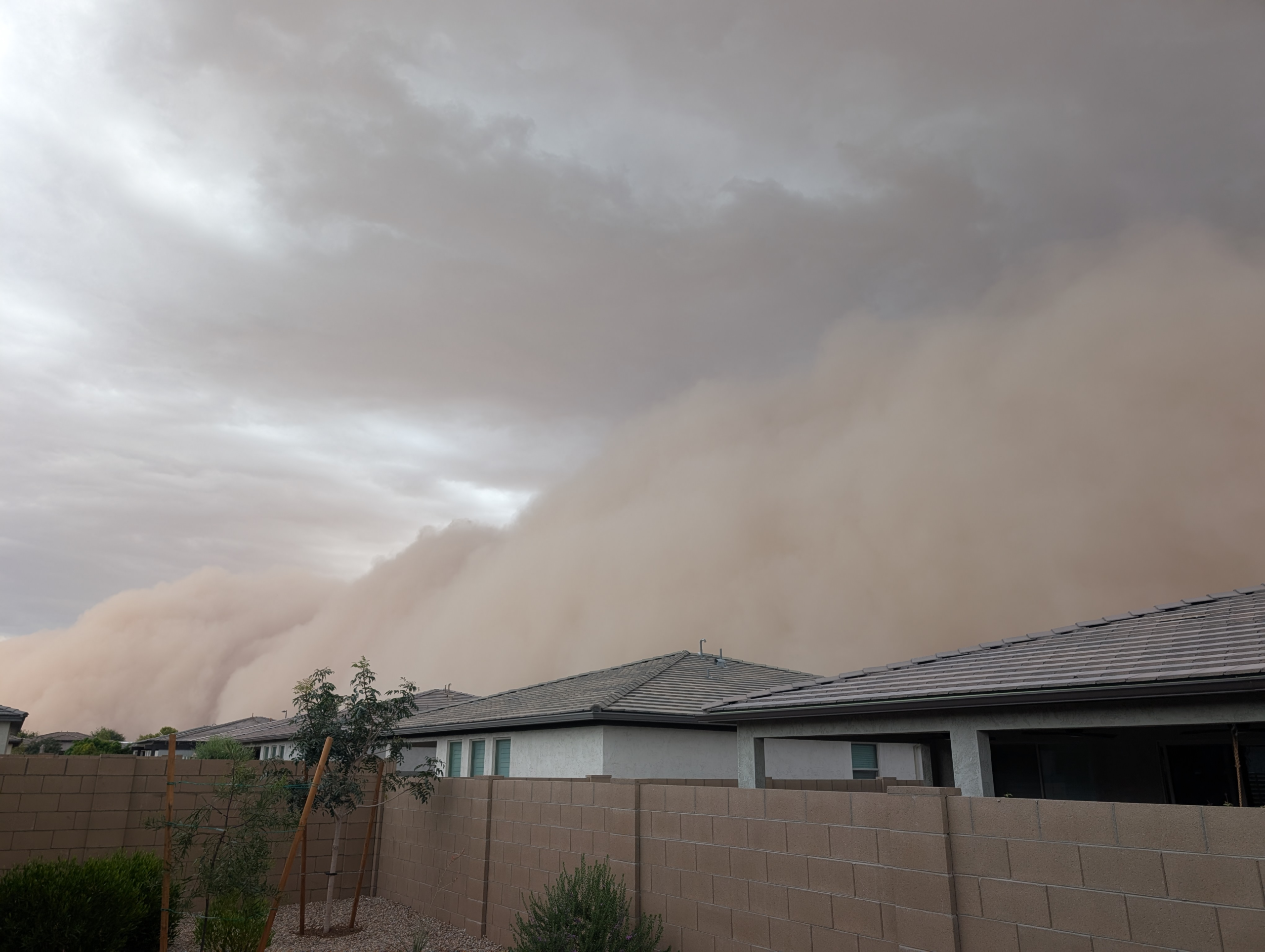 PXL_20250825_234850087